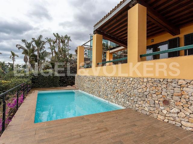 Chalet en alquiler en Sitges, de 426 m² 6 habitaciones por 7.000