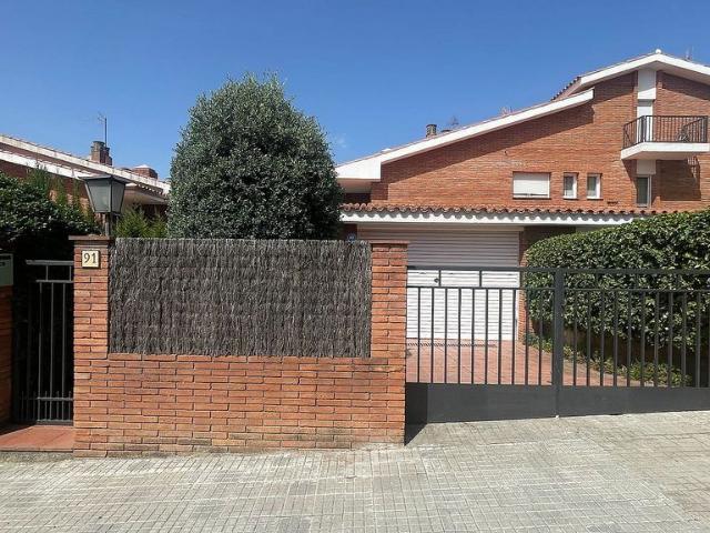 Chalet en alquiler en paseo Del Pla, Matadepera, de 133 m² 5 habitaciones por 2.400