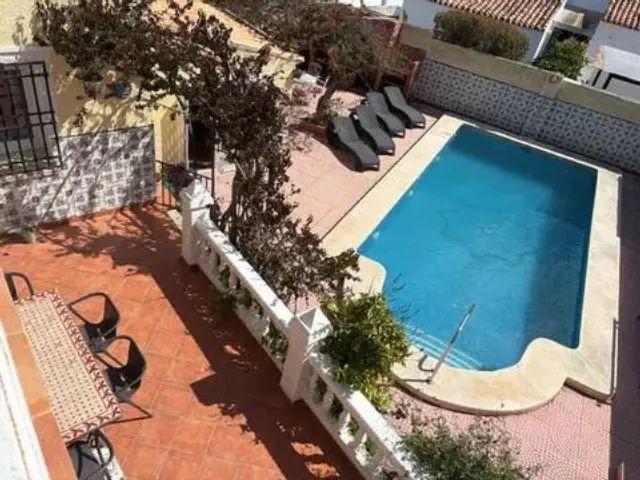 Chalet en alquiler en Urbanizaciones
