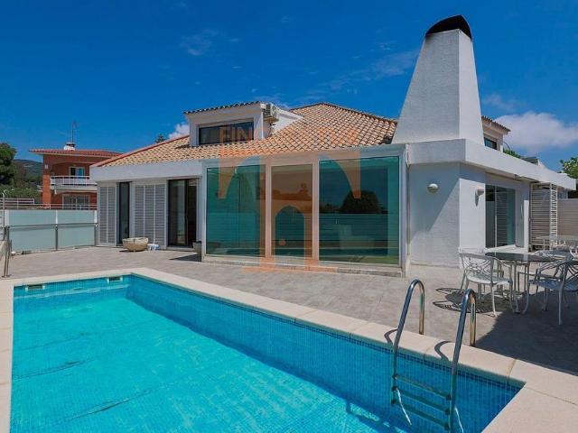 Chalet en alquiler en Vilassar de Dalt, de 237 m² 6 habitaciones por 3.294