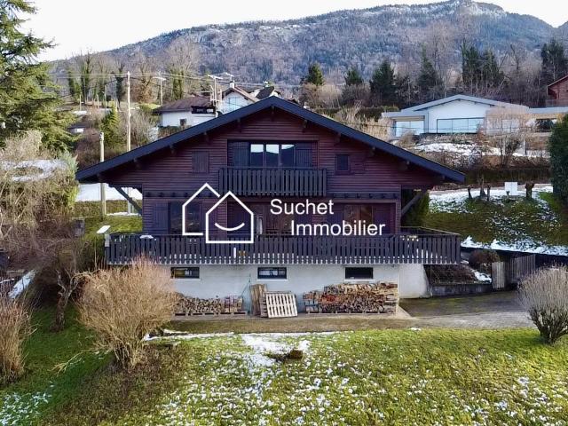 Chalet en bois avec vue lac et montagnes St Jorioz