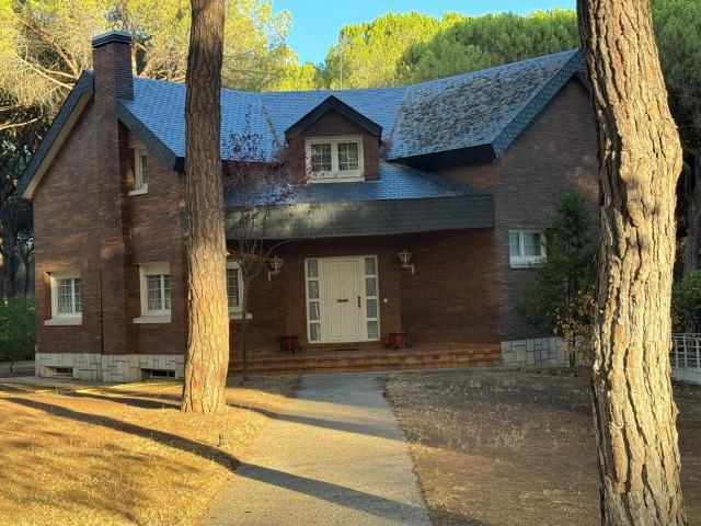 CHALET EN EL MONTICO