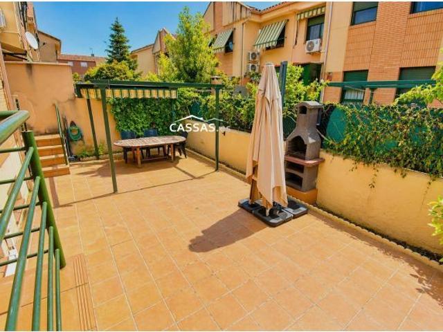 Chalet en FRESNOS 4 habitaciones, 3 baños, jardin y garaje