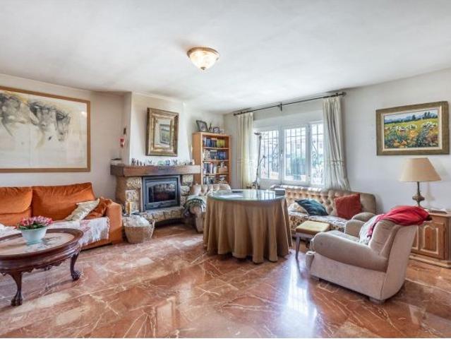CHALET EN OGIJARES