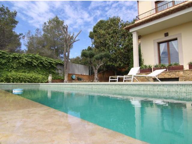 CHALET EN OLIVELLA