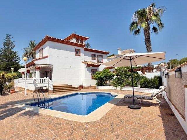 Chalet en Orihuela Costa