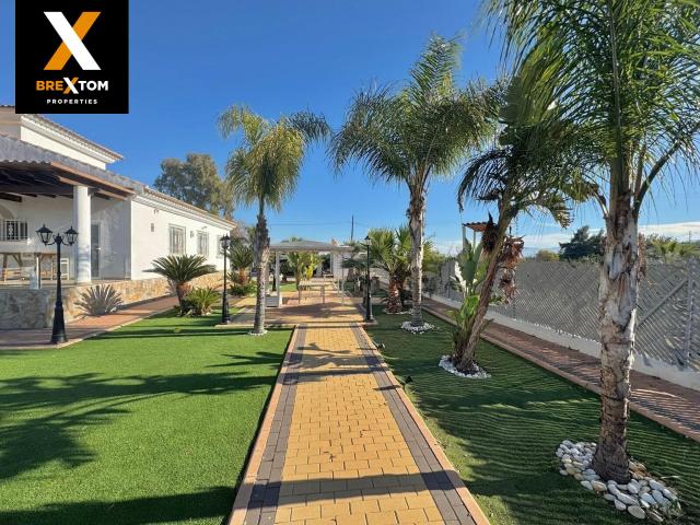 CHALET EN LA ALCANTARILLA CON 6175 METROS DE TERRENO