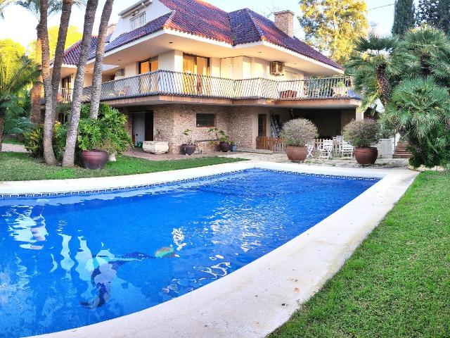 CHALET EN LA MEJOR ZONA DEL MONTE 616652603