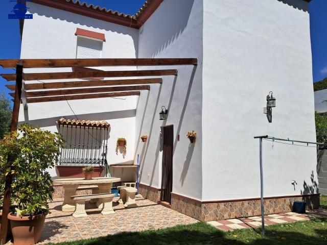 CHALET EN LA SEGUNDA PISTA DE LA PLAYA LA BARROSA