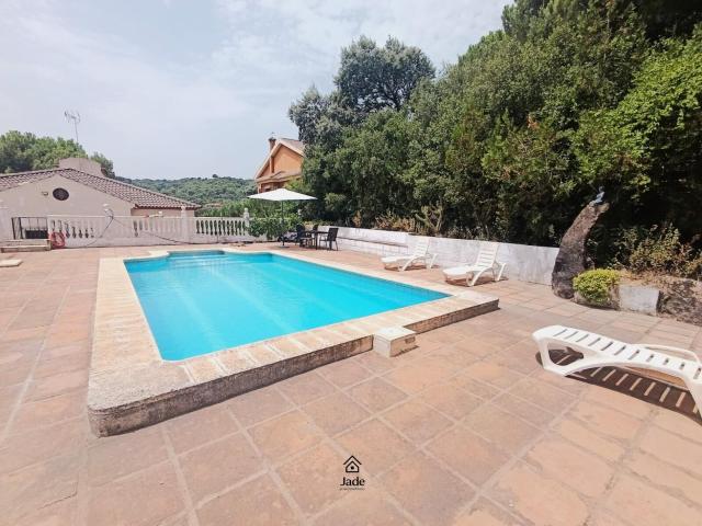 CHALET EN LLANOS DE ARJONA, ZONA URBANA HIPOTECABLE