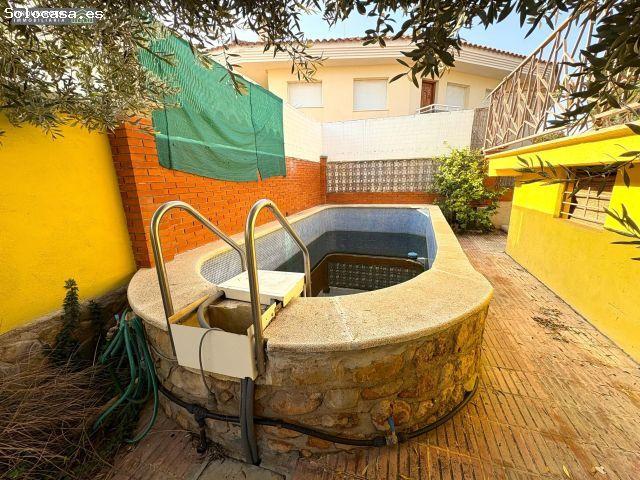 Chalet en Sota Montsia, de 4 Dormitorios, Baño, Piscina Privada, y almacen