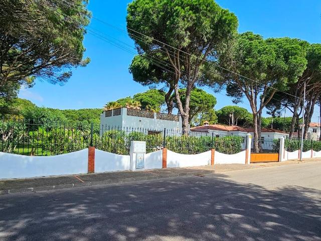 Chalet en San Andrés Golf, Chiclana, una sola planta, gran parcela, piscina excepcional y acceso directo al campo de golf