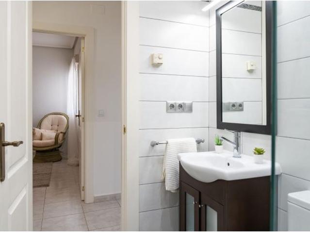CHALET EN PLANTA BAJA CON 3 DORMITORIOS, GARAJE Y PISCINA EN PLAYA FLAMENCA