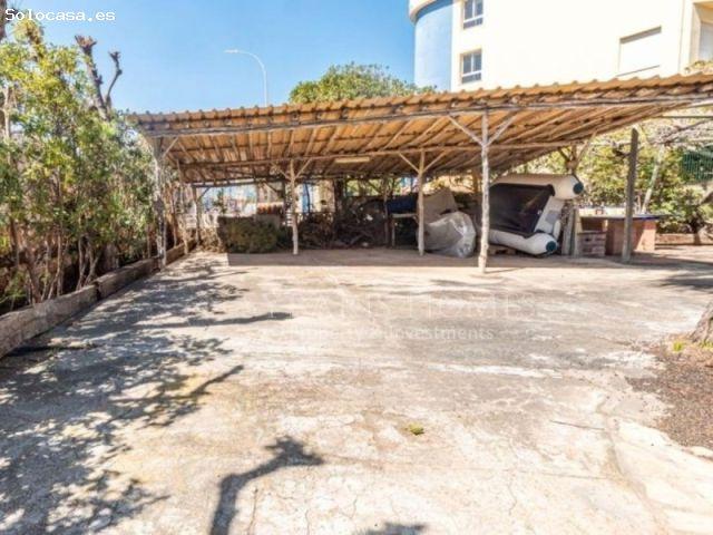 CHALET EN PRIMERA LINEA EN DENIA