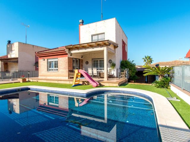 CHALET EN URB.MONTEPINAR