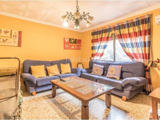 Chalet en Urbanización Los Lagos