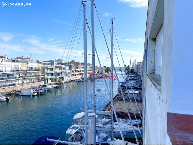 Chalet en venta con amarre de 14x4,5 y garaje privado