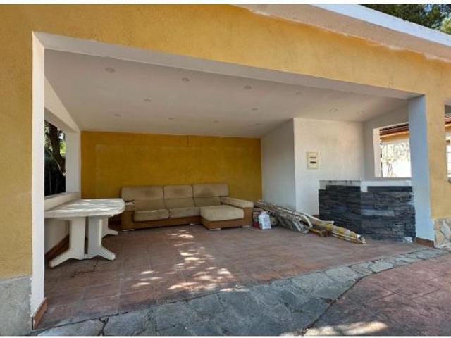Chalet en venta con piscina en las Villas de Nuevo Baztán