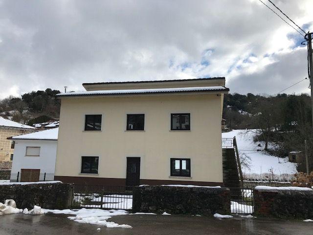 Chalet en venta. CABRALES