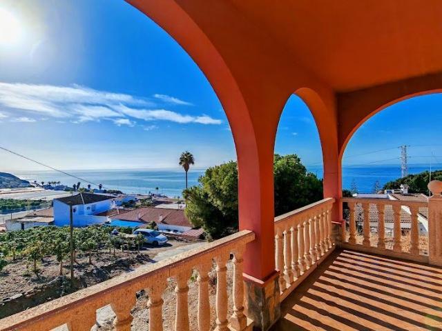 Chalet en venta. CALETA DE VéLEZ