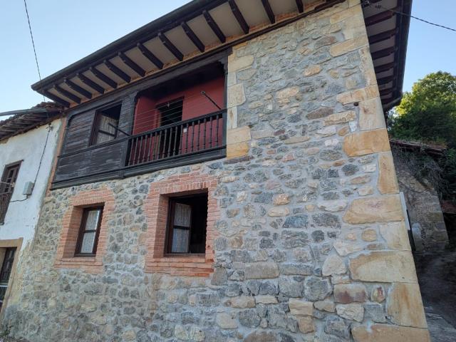 Chalet en venta. CANGAS DE ONíS