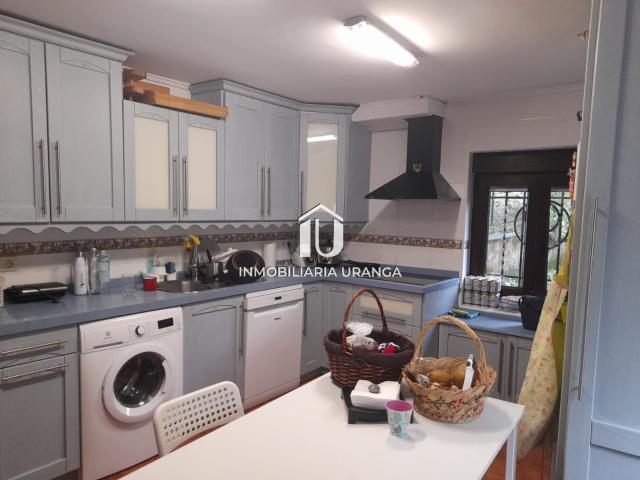 Chalet en venta. CASTRO URDIALES