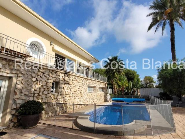 Chalet en venta. ALTEA