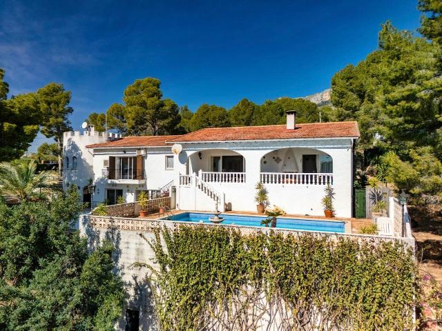 Chalet en venta. ALTEA