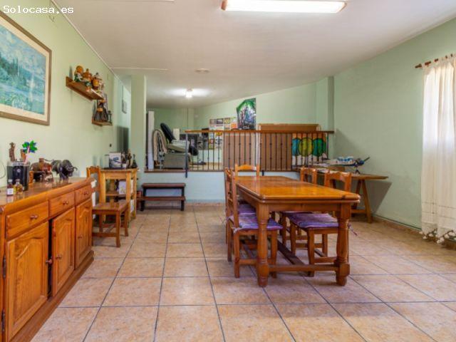 Chalet en venta Alberic: Tu oasis con vistas infinitas