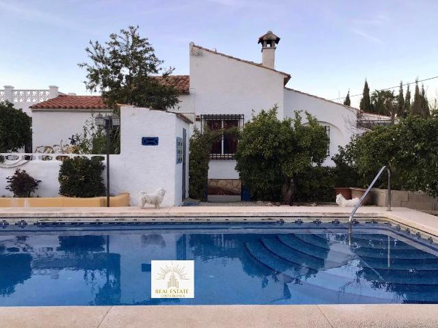 Chalet en venta. ALFAZ DEL PI / L'ALFàS DEL PI