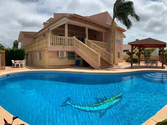 Chalet en venta. ALFAZ DEL PI / L'ALFàS DEL PI