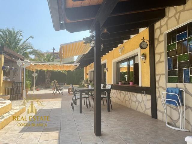 Chalet en venta. ALFAZ DEL PI / L'ALFàS DEL PI