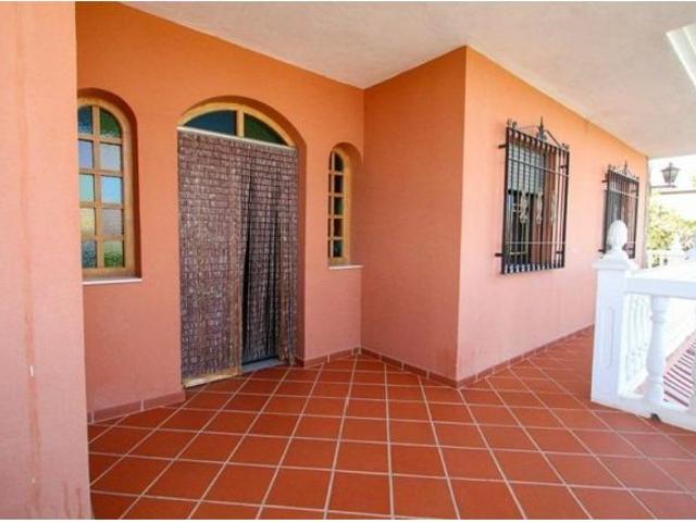 CHALET EN VENTA ATARFE