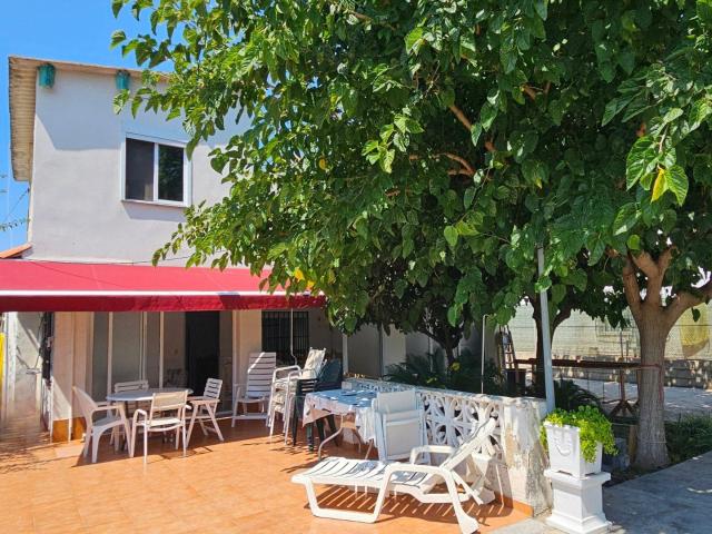 Chalet en venta. Gandia