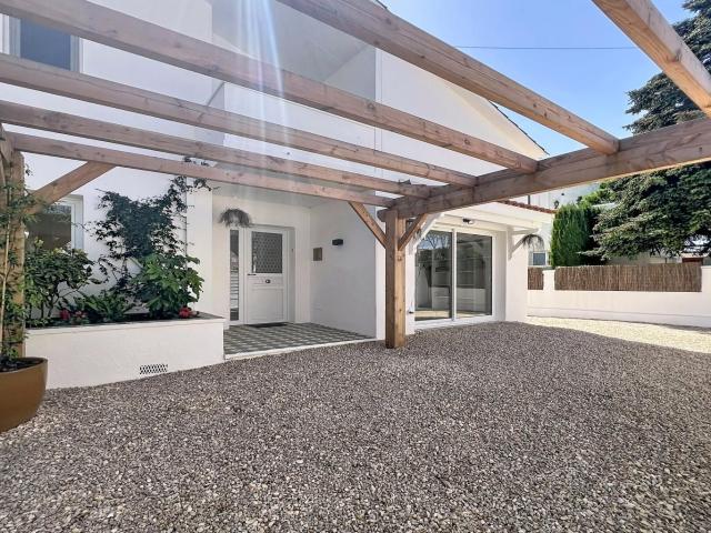 Chalet en venta. EMPURIABRAVA