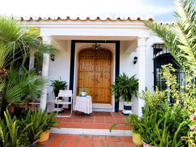 Chalet en venta en Coín. Encantadora casa en venta en Coín Una joya única con espectaculares vistas!. Chalets.
