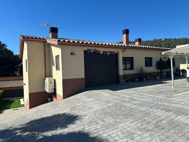Chalet en venta en Collbató, de 165 m² 3 habitaciones por 179.000
