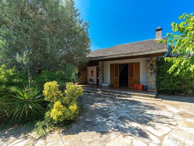 Chalet en venta en Collbató, de 224 m² 4 habitaciones por 365.000