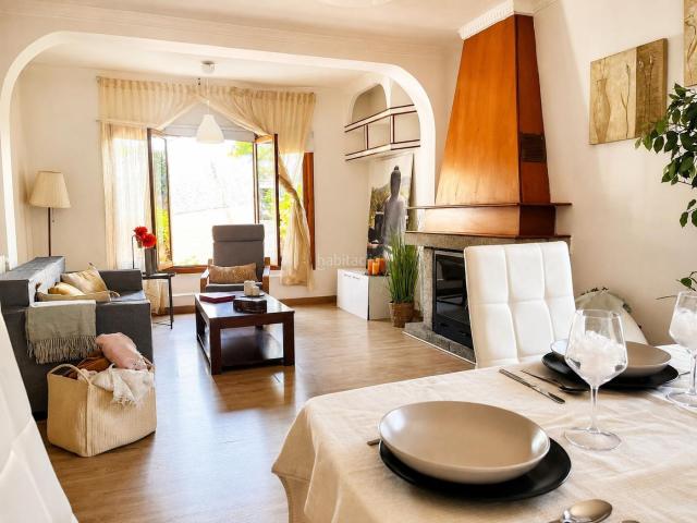 Chalet en venta en Colmenar Viejo, Las Vegas El Pozanco Adelfillas. Chalet independiente con piscina en Colmenar Viejo espacio, luz y una forma distinta de vivir. Chalets Colmenar.