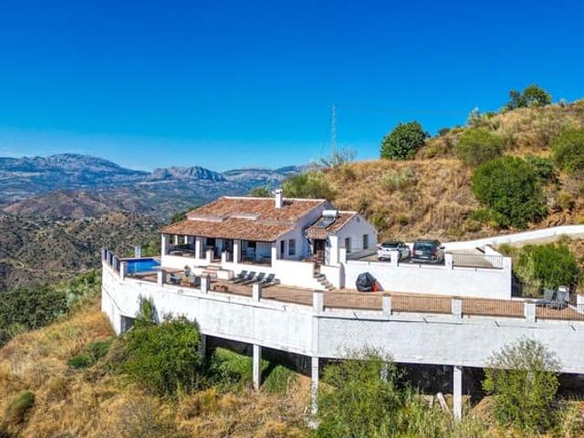 Chalet en venta en Comares, Málaga