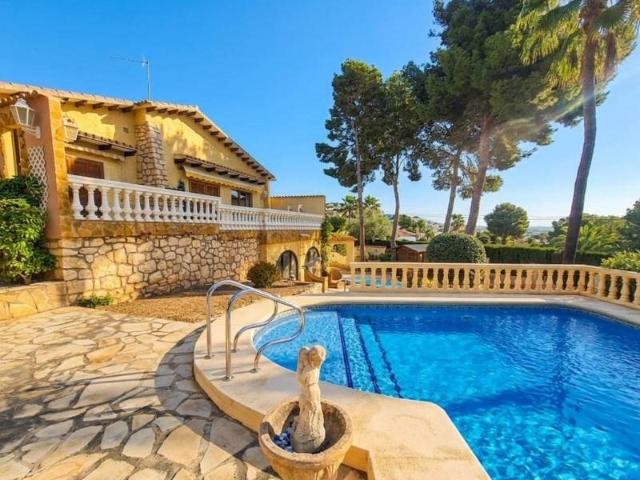 Chalet en venta en Cometa Chalet de estilo tradicional con p. 484m² Moraira