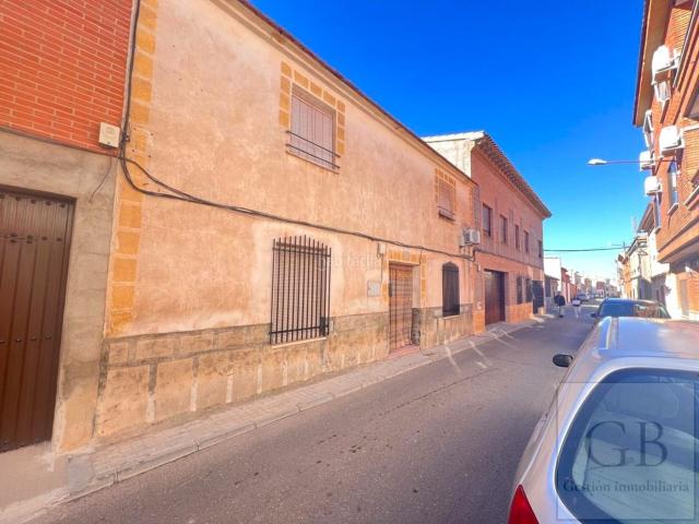 Chalet en venta en Consuegra. Casa en venta en Consuegra. Chalets.