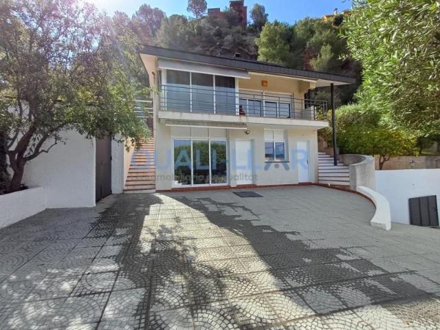 Chalet en venta en Corbera de Llobregat, Camí del Pessebre, 08757