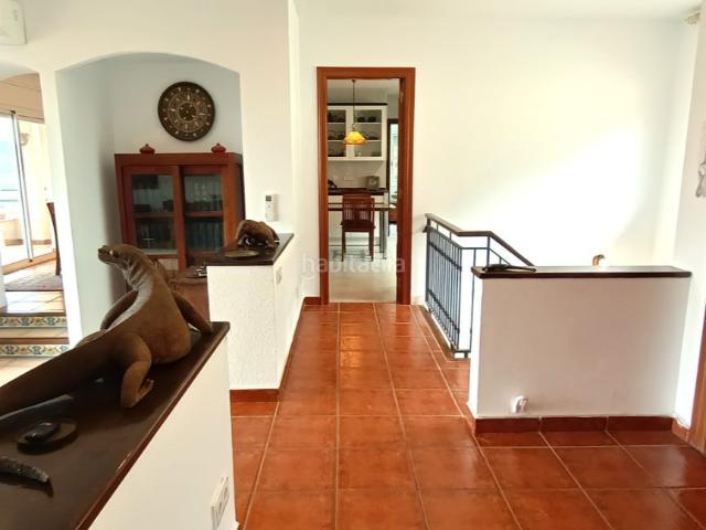 Chalet en venta en Corbera de Llobregat. Casa unifamiliar con vistas panorámicas en casco urbano de Corbera Alta. Chalets Corbera de.