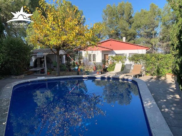 Chalet en venta en Corbera de Llobregat, de 151 m² 5 habitaciones por 414.000