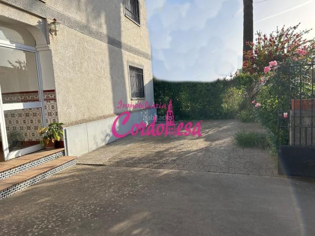 Chalet en venta en Córdoba, Alcolea. MAGNIFICA CHALET INDEPENDIENTE EN ALCOLEA, CON ZONA DE JARDIN Y ARBOLES FRUTALES!. Chalets.