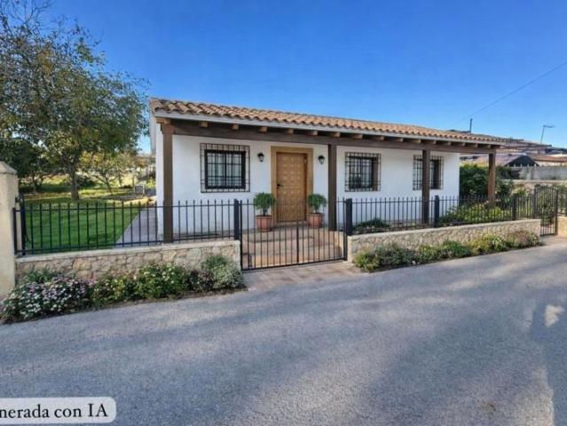 Chalet en venta en Córdoba, Ciudad Jardin Avda. Aeropuerto