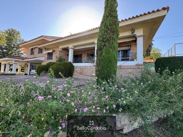 Chalet en venta en Córdoba, El Brillante El Naranjo El Tablero. MAGNIFICO CHALET INDEPENDIENTE EN ZONA SANSUEÑA. Chalets.