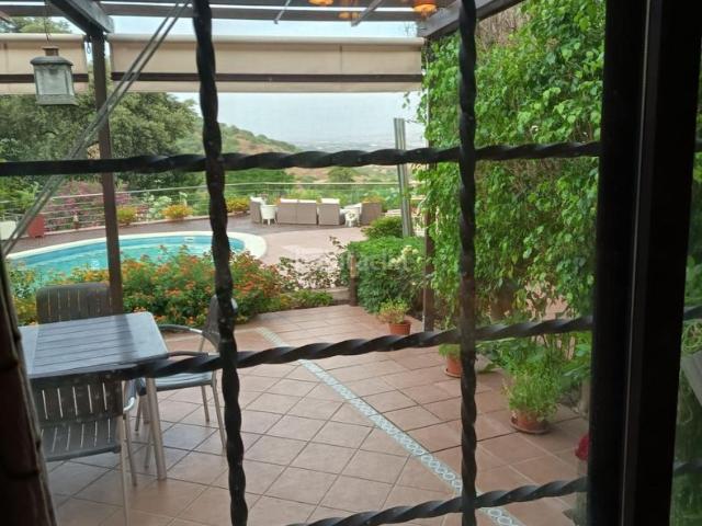 Chalet en venta en Córdoba, El Higuerón. CASA CON VISTAS A CORDOBA. Chalets.