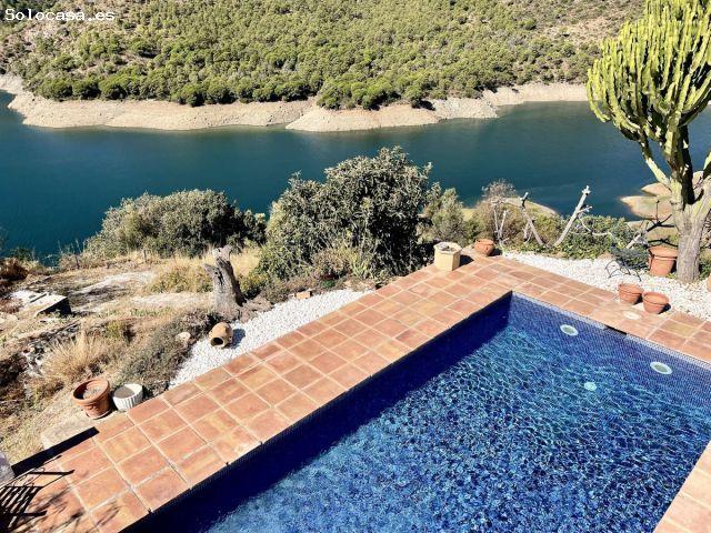 Chalet en Venta en Coristanco, Málaga